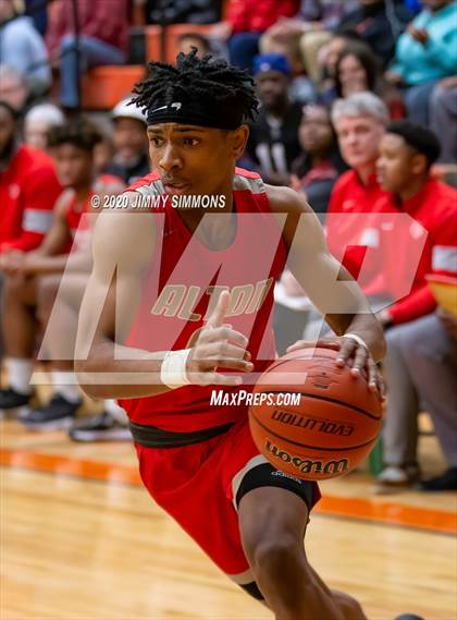 Thumbnail 3 in O'Fallon vs. Alton  (IHSA 4A Regional Semifinal) photogallery.