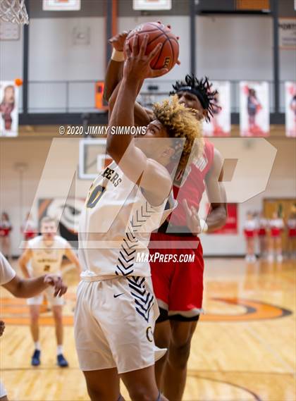 Thumbnail 2 in O'Fallon vs. Alton  (IHSA 4A Regional Semifinal) photogallery.
