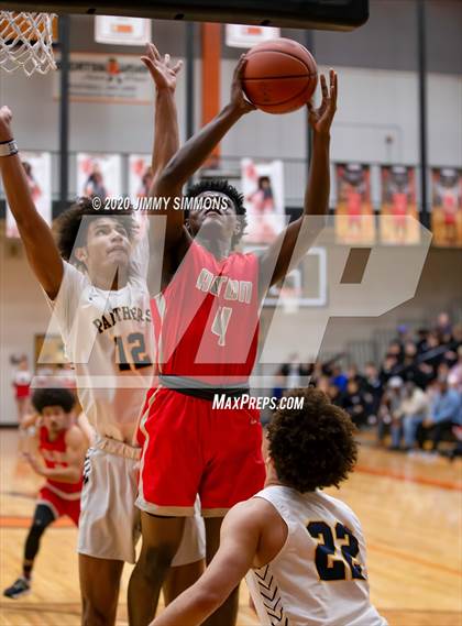 Thumbnail 3 in O'Fallon vs. Alton  (IHSA 4A Regional Semifinal) photogallery.