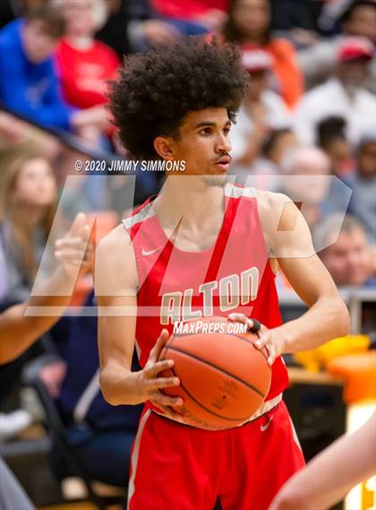 Thumbnail 3 in O'Fallon vs. Alton  (IHSA 4A Regional Semifinal) photogallery.