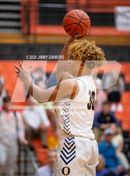 Thumbnail 3 in O'Fallon vs. Alton  (IHSA 4A Regional Semifinal) photogallery.