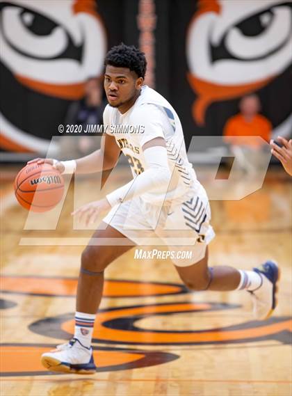 Thumbnail 2 in O'Fallon vs. Alton  (IHSA 4A Regional Semifinal) photogallery.