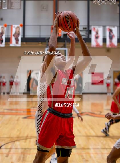 Thumbnail 2 in O'Fallon vs. Alton  (IHSA 4A Regional Semifinal) photogallery.