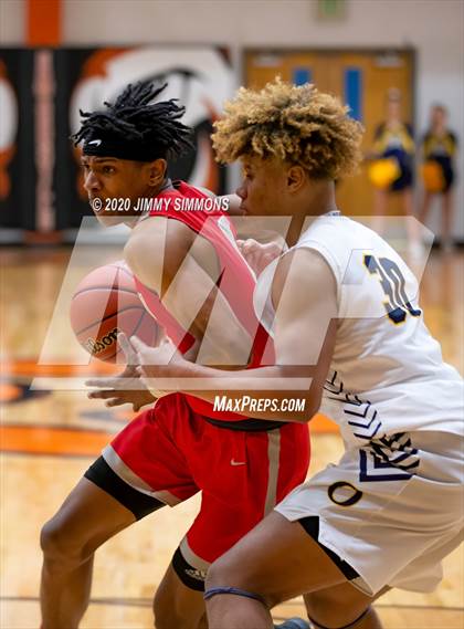 Thumbnail 3 in O'Fallon vs. Alton  (IHSA 4A Regional Semifinal) photogallery.