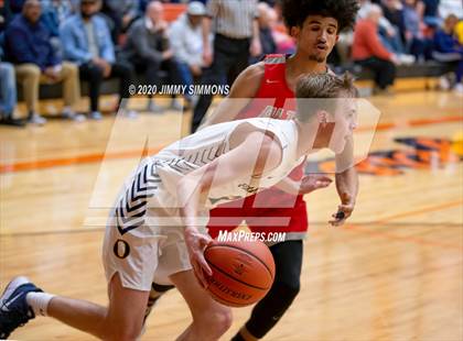 Thumbnail 3 in O'Fallon vs. Alton  (IHSA 4A Regional Semifinal) photogallery.