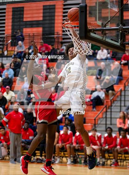 Thumbnail 1 in O'Fallon vs. Alton  (IHSA 4A Regional Semifinal) photogallery.