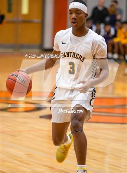 Thumbnail 3 in O'Fallon vs. Alton  (IHSA 4A Regional Semifinal) photogallery.