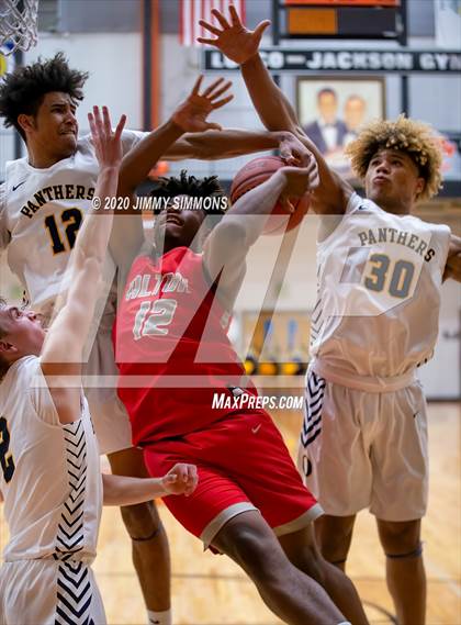 Thumbnail 3 in O'Fallon vs. Alton  (IHSA 4A Regional Semifinal) photogallery.