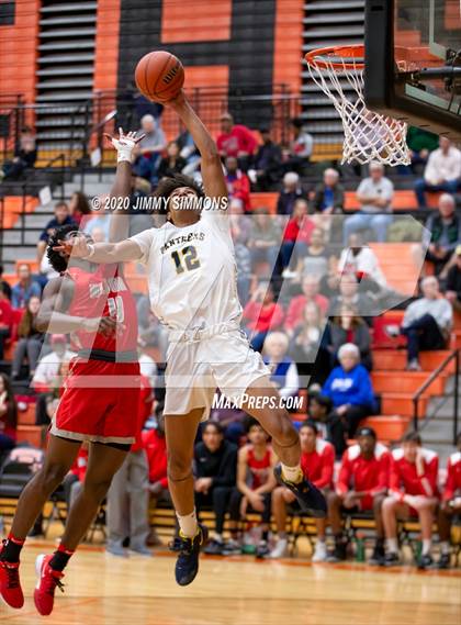 Thumbnail 1 in O'Fallon vs. Alton  (IHSA 4A Regional Semifinal) photogallery.