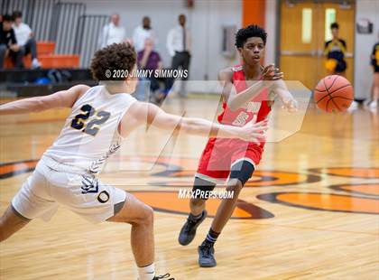 Thumbnail 2 in O'Fallon vs. Alton  (IHSA 4A Regional Semifinal) photogallery.