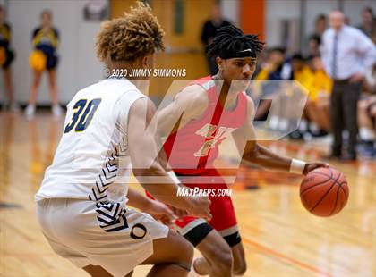 Thumbnail 1 in O'Fallon vs. Alton  (IHSA 4A Regional Semifinal) photogallery.