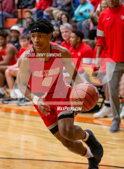 Thumbnail 2 in O'Fallon vs. Alton  (IHSA 4A Regional Semifinal) photogallery.