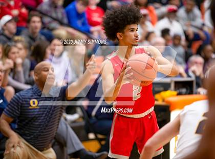 Thumbnail 1 in O'Fallon vs. Alton  (IHSA 4A Regional Semifinal) photogallery.