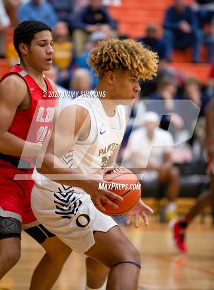 Thumbnail 2 in O'Fallon vs. Alton  (IHSA 4A Regional Semifinal) photogallery.