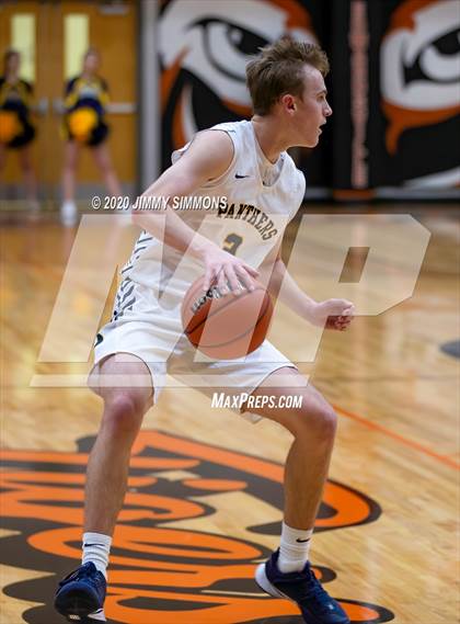 Thumbnail 2 in O'Fallon vs. Alton  (IHSA 4A Regional Semifinal) photogallery.