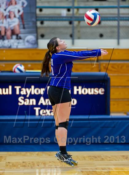 Thumbnail 2 in Clark vs. Warren photogallery.