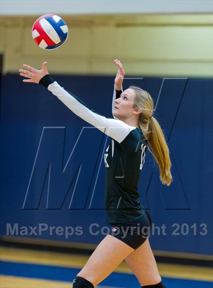 Thumbnail 2 in Clark vs. Warren photogallery.