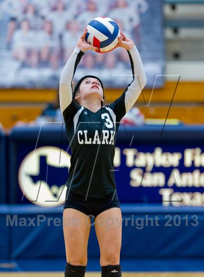 Thumbnail 3 in Clark vs. Warren photogallery.