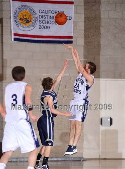 Thumbnail 3 in College Park vs Rim of the World (MaxPreps Holiday Classic) photogallery.