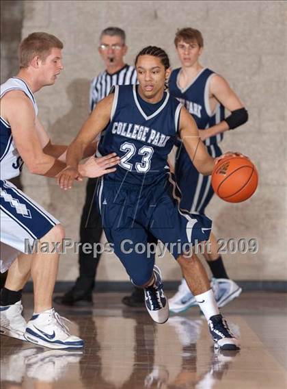 Thumbnail 3 in College Park vs Rim of the World (MaxPreps Holiday Classic) photogallery.