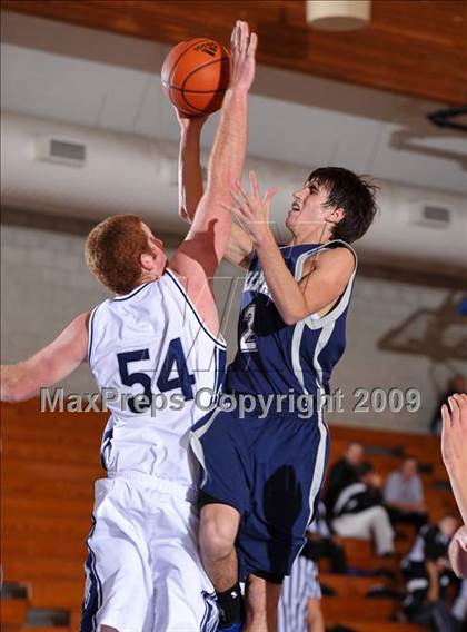Thumbnail 2 in College Park vs Rim of the World (MaxPreps Holiday Classic) photogallery.