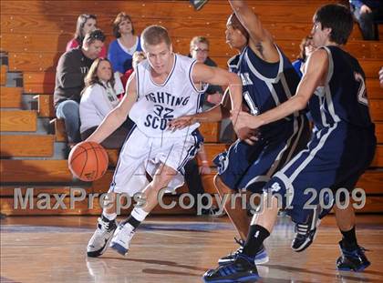 Thumbnail 2 in College Park vs Rim of the World (MaxPreps Holiday Classic) photogallery.