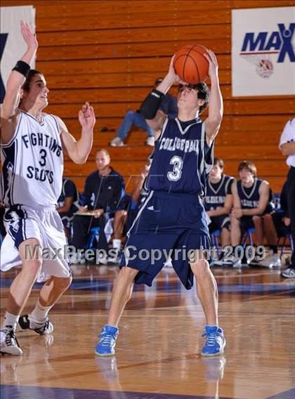 Thumbnail 1 in College Park vs Rim of the World (MaxPreps Holiday Classic) photogallery.