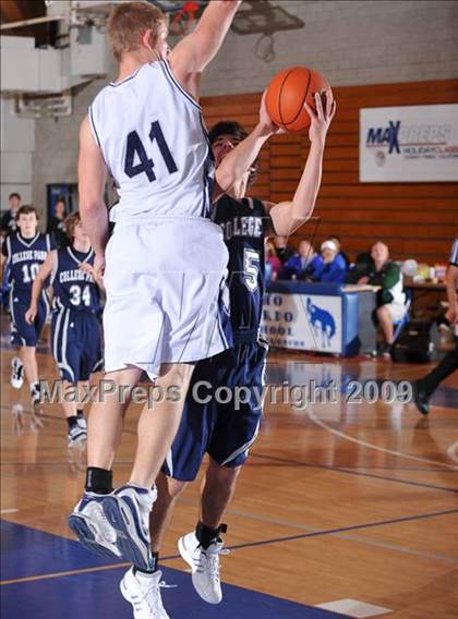 Thumbnail 1 in College Park vs Rim of the World (MaxPreps Holiday Classic) photogallery.