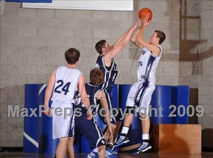Thumbnail 2 in College Park vs Rim of the World (MaxPreps Holiday Classic) photogallery.