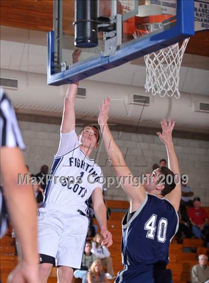 Thumbnail 2 in College Park vs Rim of the World (MaxPreps Holiday Classic) photogallery.