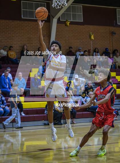 Thumbnail 1 in Salpointe Catholic vs Sahuaro photogallery.