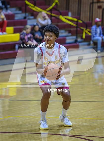 Thumbnail 2 in Salpointe Catholic vs Sahuaro photogallery.