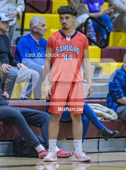 Thumbnail 1 in Salpointe Catholic vs Sahuaro photogallery.