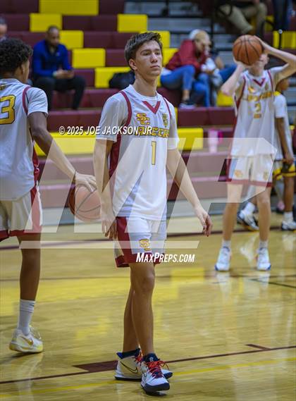 Thumbnail 2 in Salpointe Catholic vs Sahuaro photogallery.
