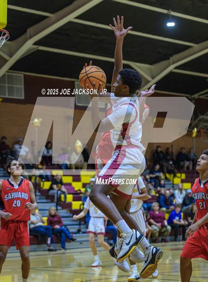 Thumbnail 3 in Salpointe Catholic vs Sahuaro photogallery.