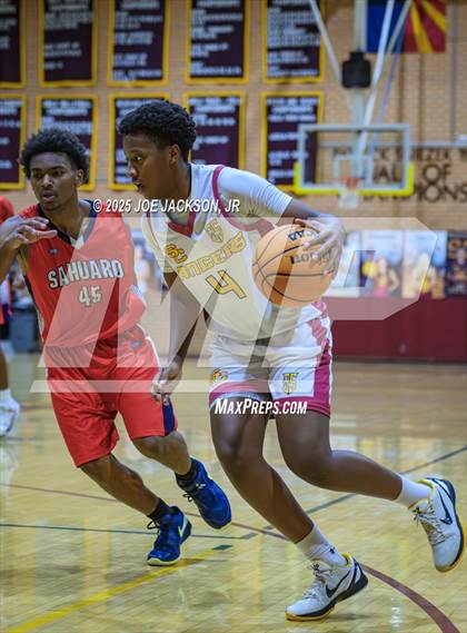 Thumbnail 2 in Salpointe Catholic vs Sahuaro photogallery.