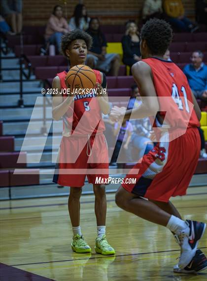 Thumbnail 3 in Salpointe Catholic vs Sahuaro photogallery.