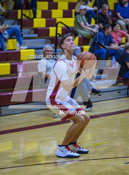 Thumbnail 3 in Salpointe Catholic vs Sahuaro photogallery.