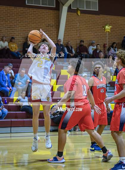 Thumbnail 3 in Salpointe Catholic vs Sahuaro photogallery.