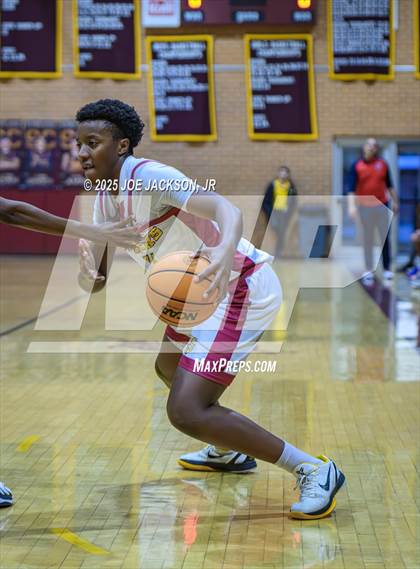 Thumbnail 1 in Salpointe Catholic vs Sahuaro photogallery.