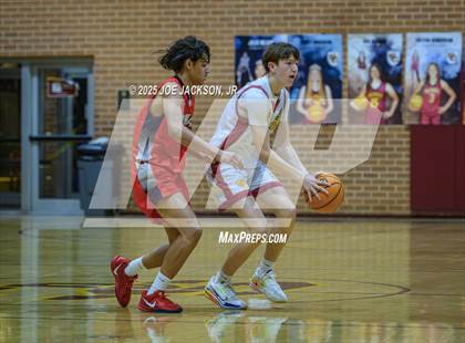 Thumbnail 2 in Salpointe Catholic vs Sahuaro photogallery.