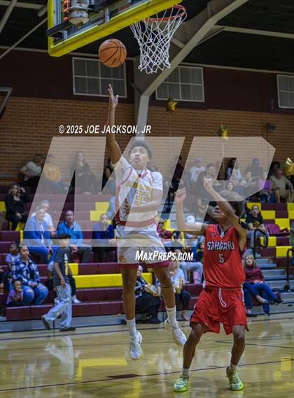 Thumbnail 2 in Salpointe Catholic vs Sahuaro photogallery.