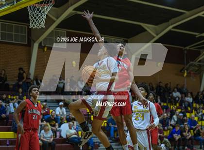 Thumbnail 2 in Salpointe Catholic vs Sahuaro photogallery.