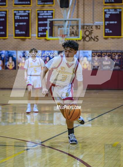 Thumbnail 3 in Salpointe Catholic vs Sahuaro photogallery.