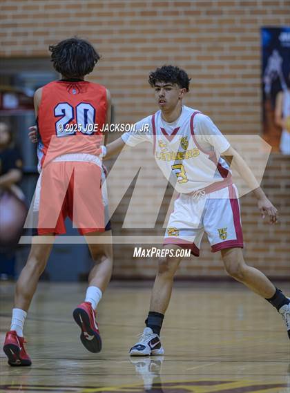 Thumbnail 3 in Salpointe Catholic vs Sahuaro photogallery.