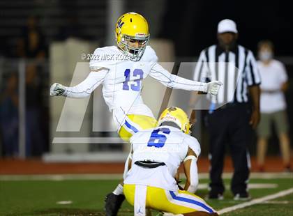 Thumbnail 1 in Dominguez vs. La Mirada  photogallery.