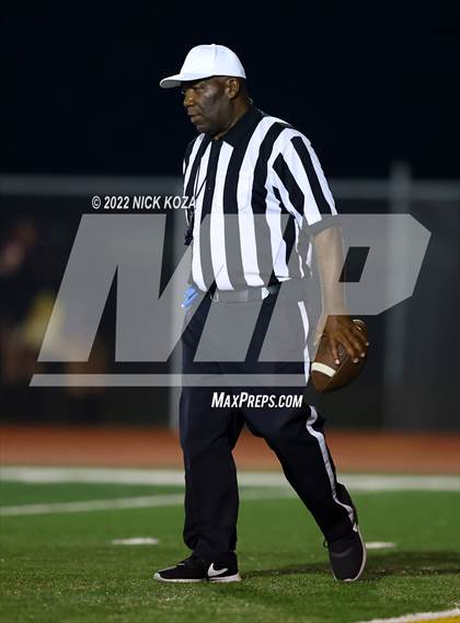 Thumbnail 2 in Dominguez vs. La Mirada  photogallery.
