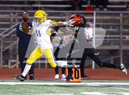 Thumbnail 2 in Dominguez vs. La Mirada  photogallery.