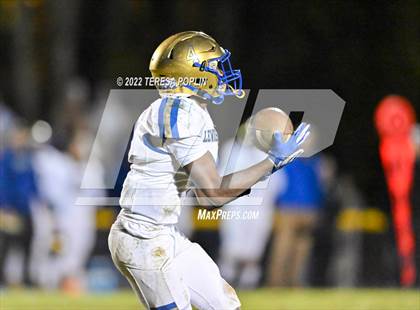 Thumbnail 2 in Lewisville @ Christ Church Episcopal (SCHSL 1A Third Round Playoff) photogallery.