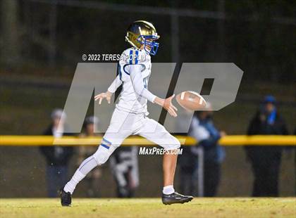 Thumbnail 2 in Lewisville @ Christ Church Episcopal (SCHSL 1A Third Round Playoff) photogallery.
